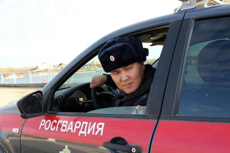Подозреваемый в угоне машины не смог скрыться от росгвардейцев