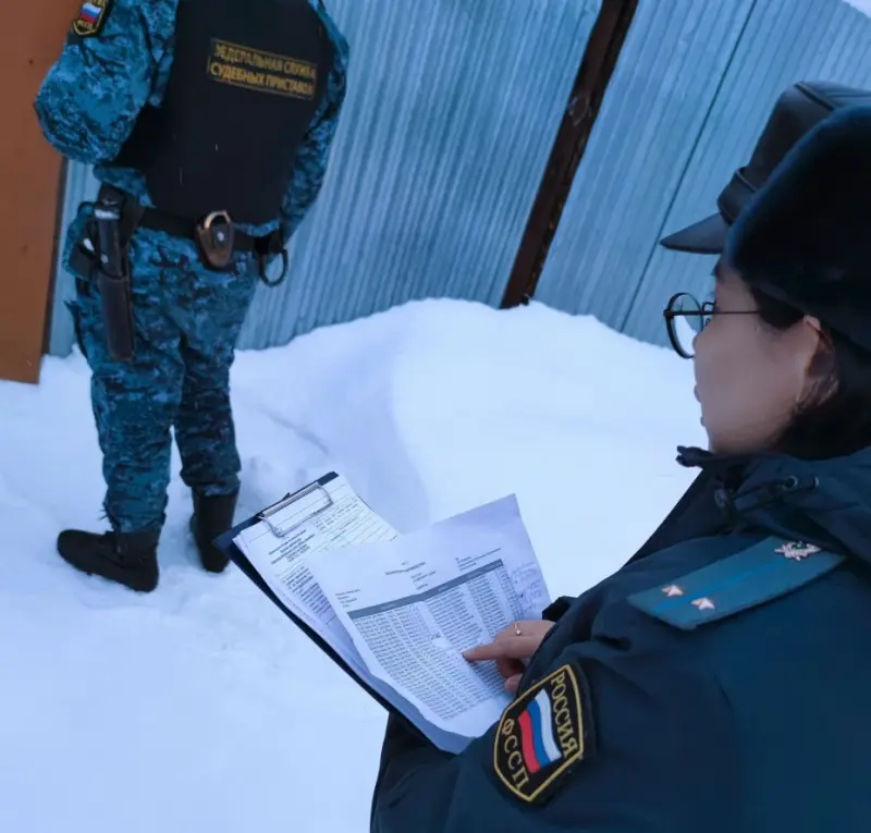 Энергетики и приставы Якутска провели рейды по квартирам неплательщиков