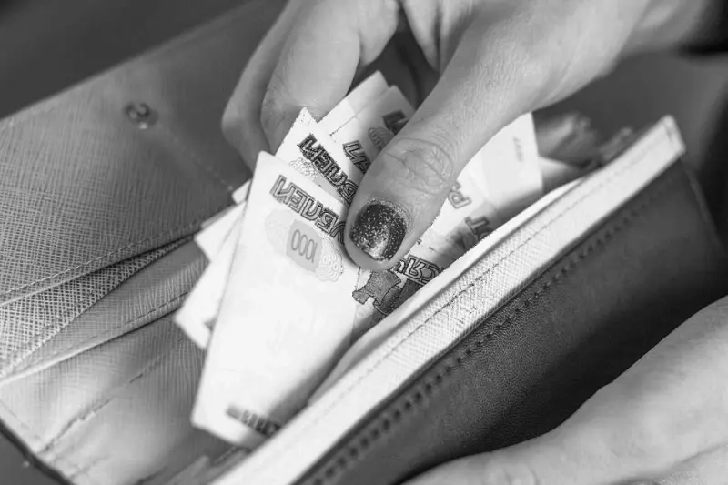 Пришла в гости к знакомому и заодно обворовала его соседку жительница Верхнеколымского района