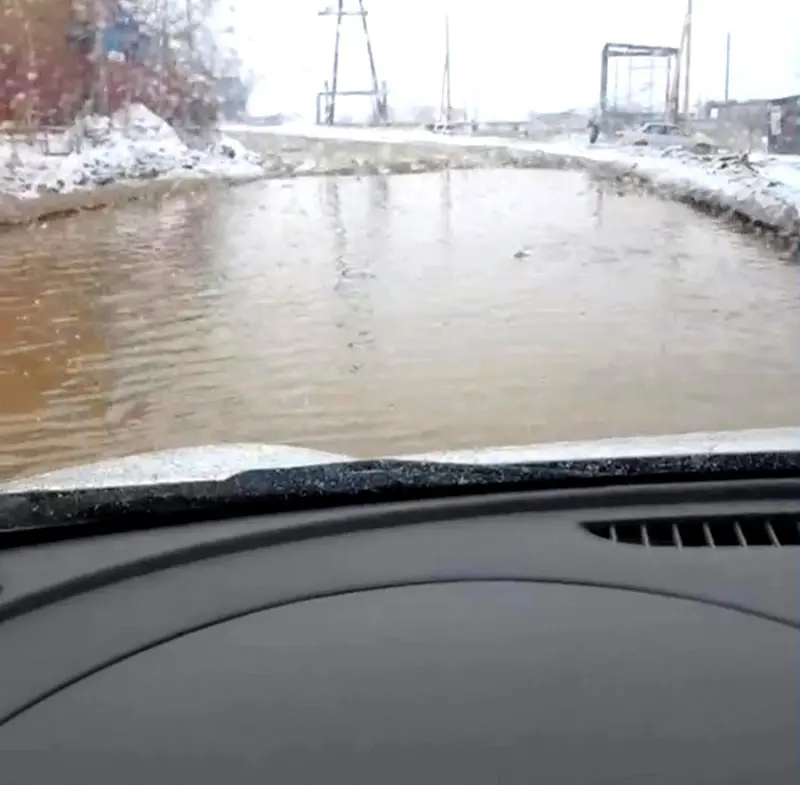 На улице Кржижановского, которую когда-то отсыпала Авксентьева, ни проехать, ни пройти