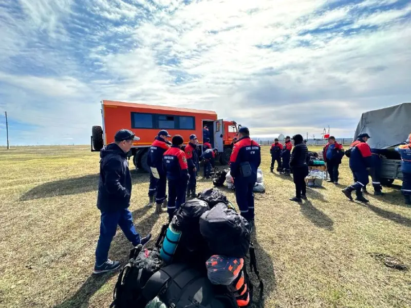 В связи со сложной паводковой ситуацией в таттинский улус выехали спасатели
