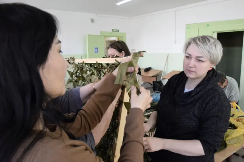 Боевые шелкопряды Якутии: Трудимся, чтобы родные вернулись живыми