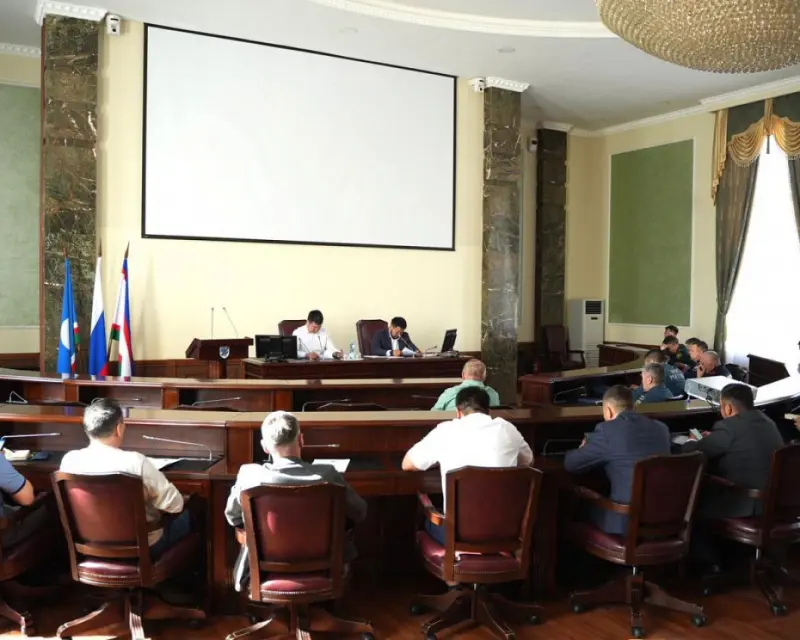 Глава Якутска провел заседание оперативного штаба по предупреждению и ликвидации пожаров на территории столицы