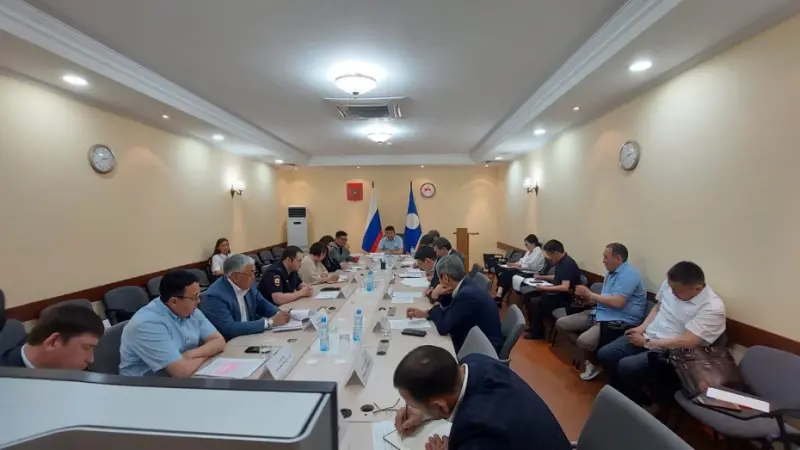 В Якутии продолжается подготовка к проведению Ысыаха Олонхо в Оймяконском районе