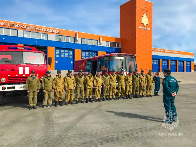 Для защиты населенных пунктов  от пожаров в Якутии задействованы специалисты МЧС России