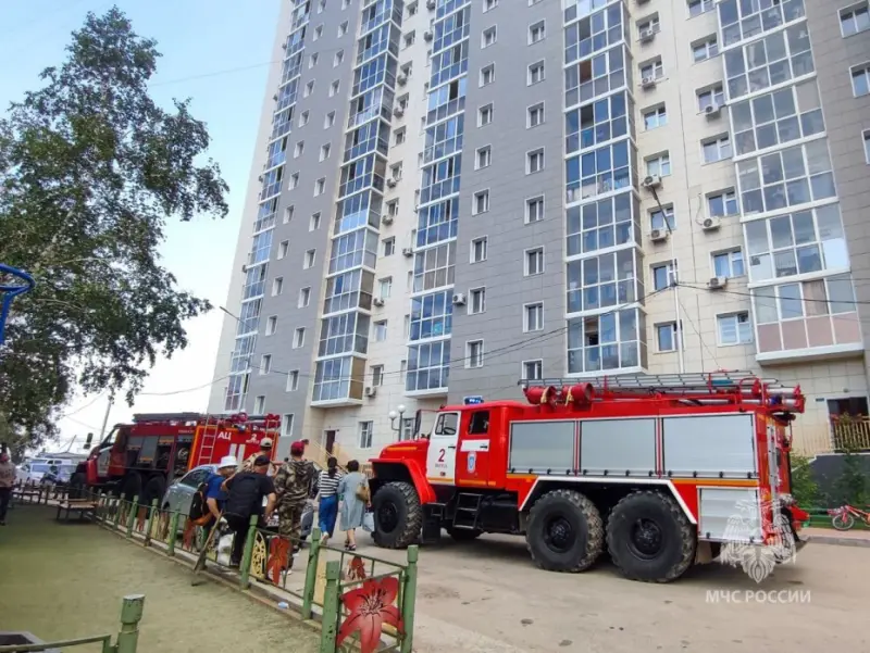 Ребенок пострадал при пожаре в высотном доме в Якутске