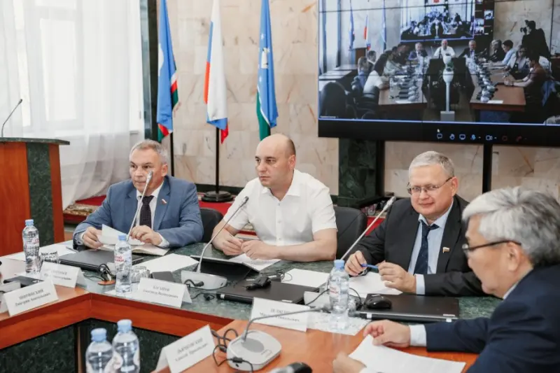 Руководство АЛРОСА должно жить там, где добывают алмазы, а не там, где их продают