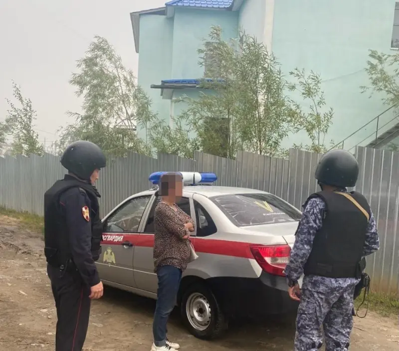 Жительницу села Майя поймали на краже телефона в магазине