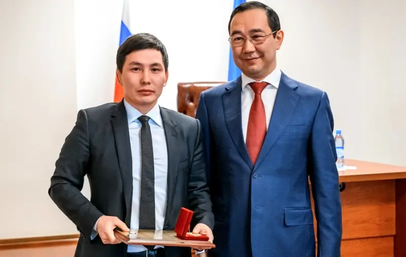 Виктор Лебедев выписал себе 600 тысяч премии за год, который провел на больничном
