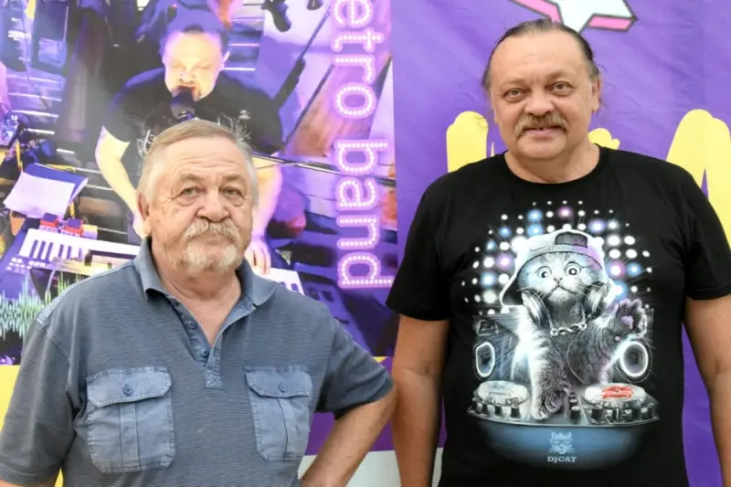 Как-то так: Друзья детства собрались через 30 лет и сколотили ансамбль