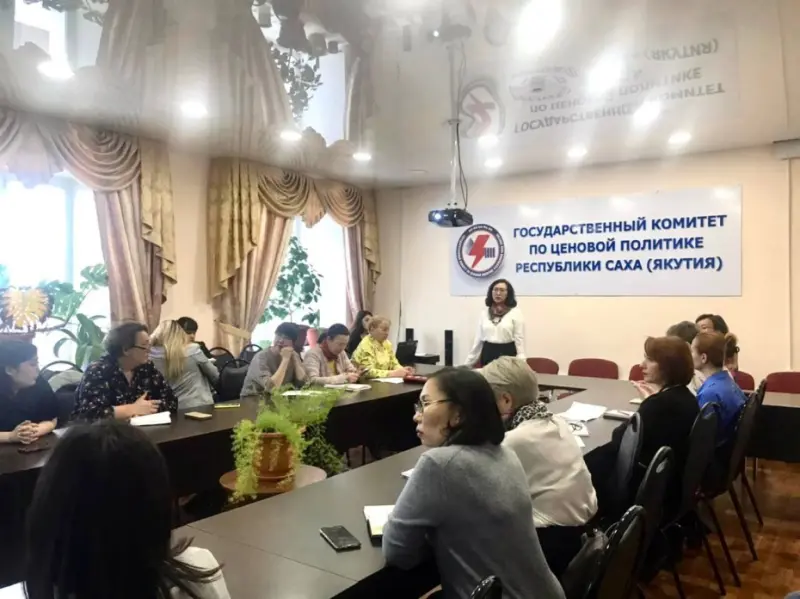 Госкомцен продолжает обсуждение размера торговых надбавок на социально значимые продукты питания