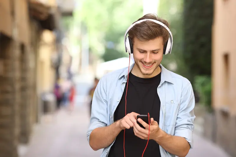 Yota выяснила, как российские стриминги поделили аудиторию Apple Music и Spotify
