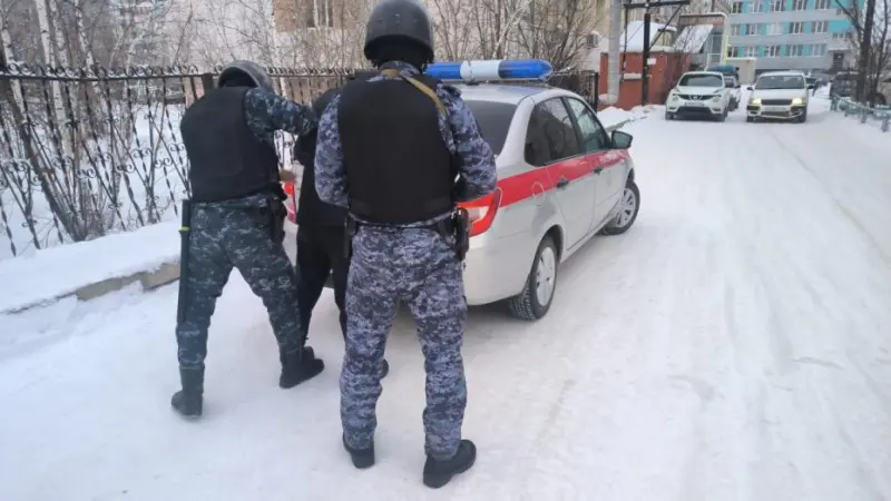 Росгвардейцы поймали рецидивиста вместе с похищенным телевизором