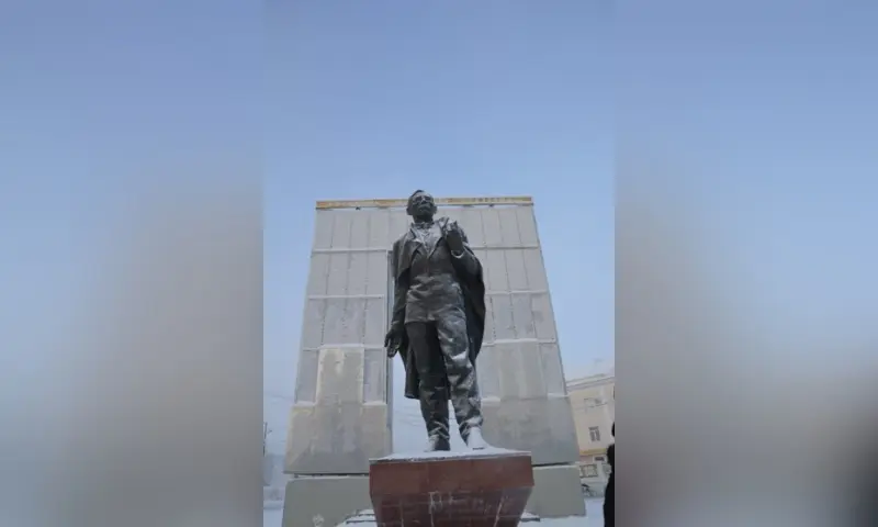 Из бюджета Якутска под видом фиктивного ремонта памятника Платону Ойунскому увели более миллиона рублей