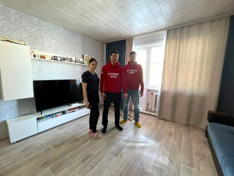 В Табаге семья раненого ветерана СВО не может добиться ремонта пола