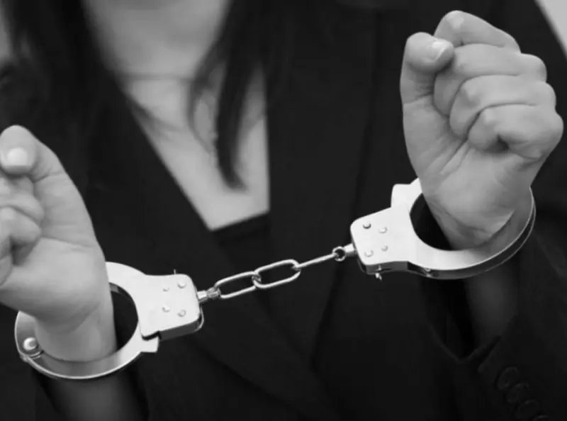 Присвоила себе деньги со счета умершего человека экс-сотрудница банка в Якутии