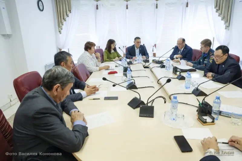 Высокие запасы снега и раннее потепление усложняют паводковую обстановку в Якутии