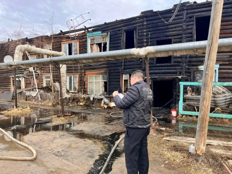 В связи с гибелью двух человек при пожаре в Якутске возбуждено уголовное дело
