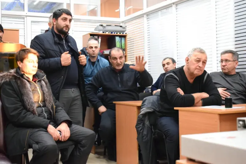 Более 20 водителей грозятся не выйти на рейсы нового 12-го маршрута