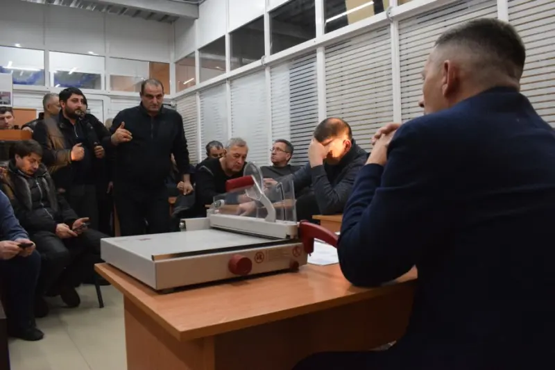 Зарплату около 150 тысяч рублей предлагают водителям автобусов в Якутске