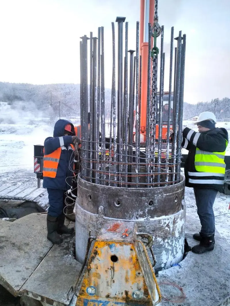 Группа «ВИС» продолжает устройство свай под опоры Ленского моста