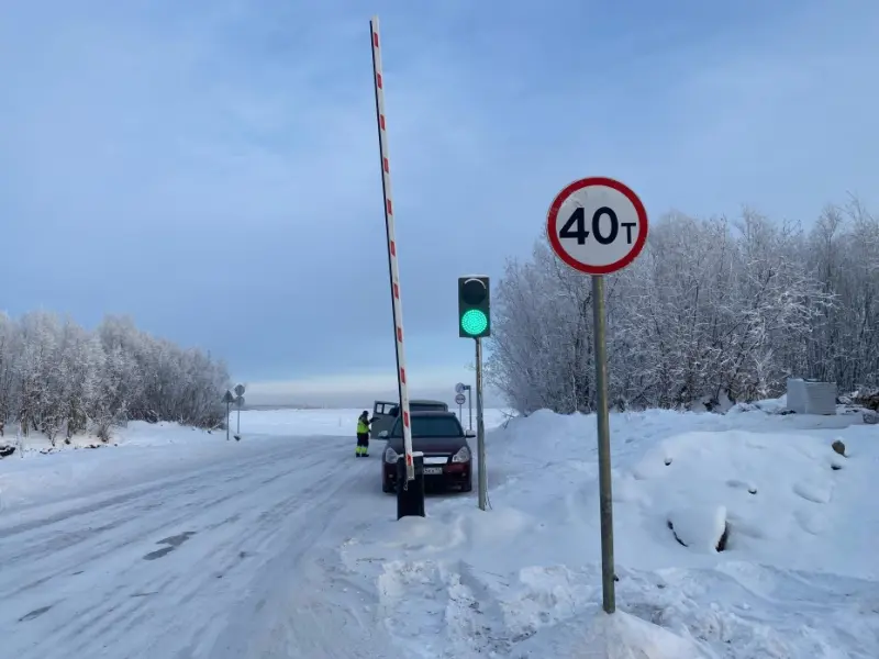 На ледовой переправе через реку Лену установили грузоподъемность 40 тонн