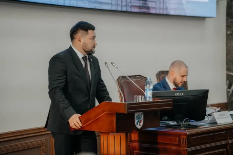Мэр Якутска предложил решить «вопрос по Ленину» совместно с горожанами