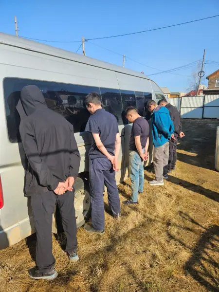 В Якутске наркоман устроил притон и колотил сожительницу