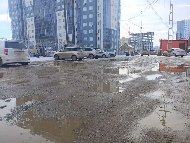Жители Залога в отчаянии: ремонт дорог снова откладывают, а проблемы растут
