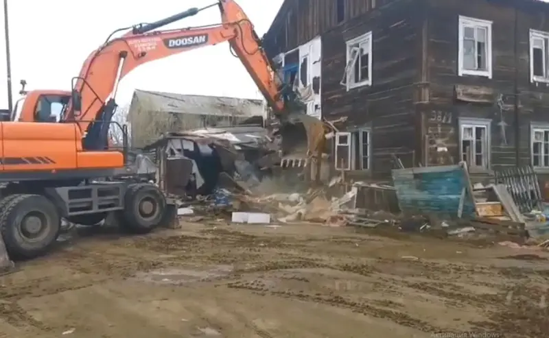 В Якутске сносят аварийный дом по Пионерской в рамках КРТ «Спортивный»