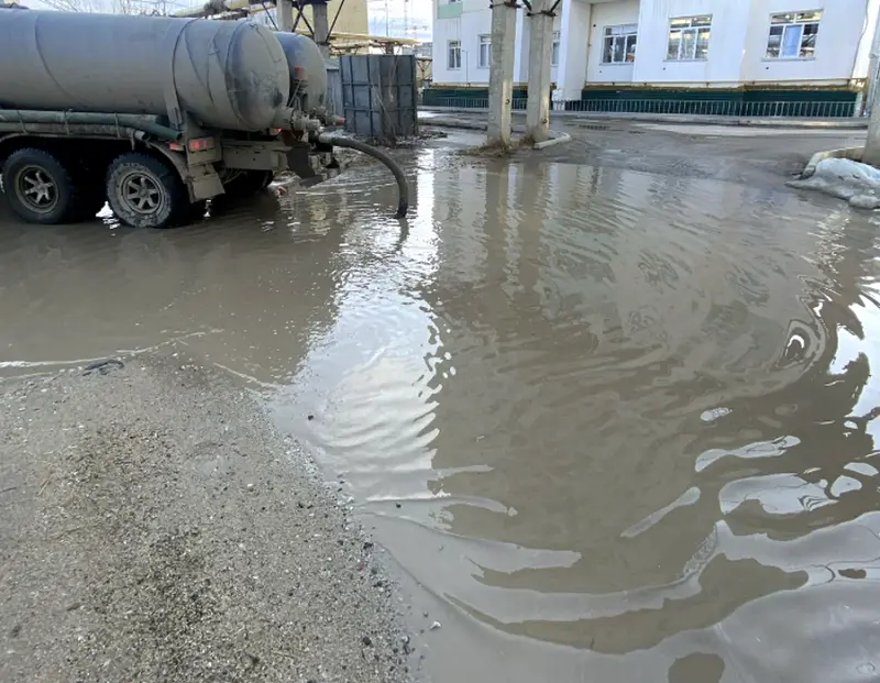 В Якутске усилили откачку талых вод