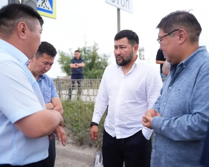 Глава Якутска обозначил сроки ремонта дороги по улице Хабарова