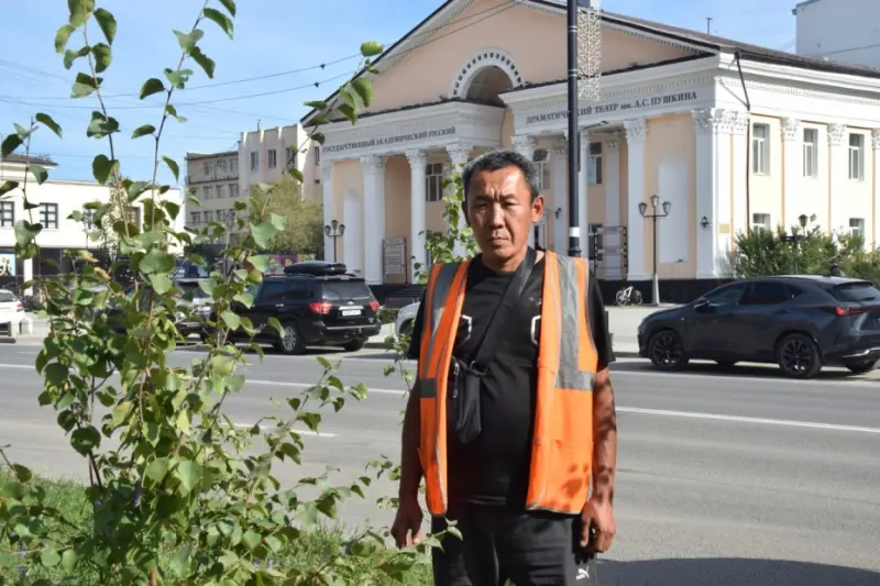 Советник главы Якутска: Приживаемость саженцев на проспекте Ленина – более 90 процентов