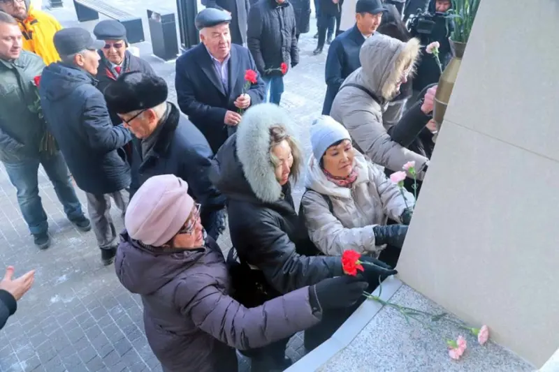 В Якутии отметили 75-летие со дня рождения Владимира Членова