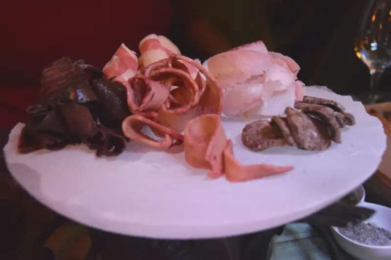 Вкус земли Олонхо: якутские рестораторы показали гастро-театр