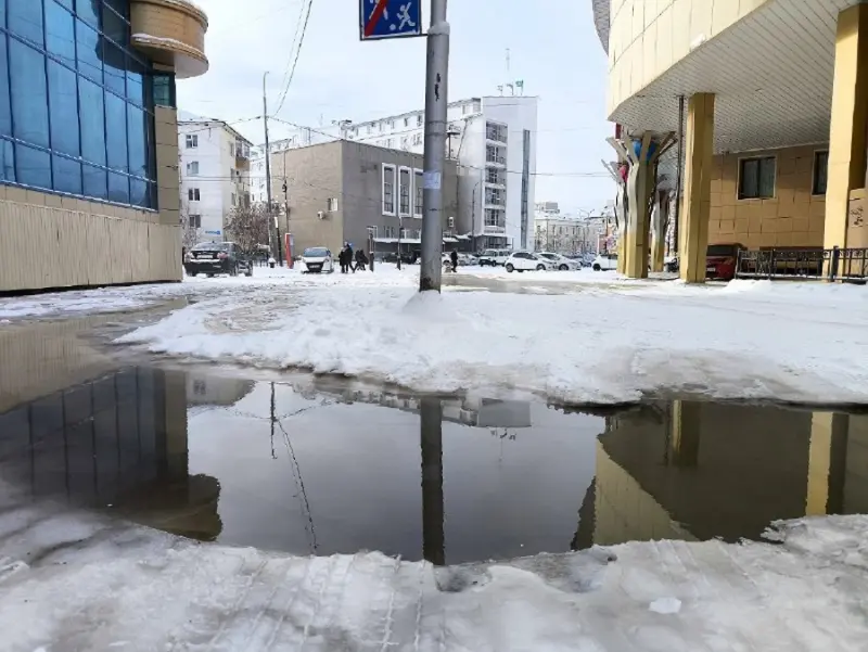 И cнова «заяц»: В центр Якутска – серьезная коммунальная авария