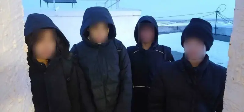 А не руферы ли это? Спасатели эвакуировали детей с многоэтажки