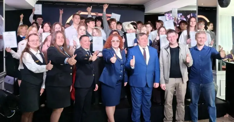 Посвящение в юные железнодорожники  и третий выпуск профильных классов прошли в Культурном центре АО «АК «ЖДЯ»