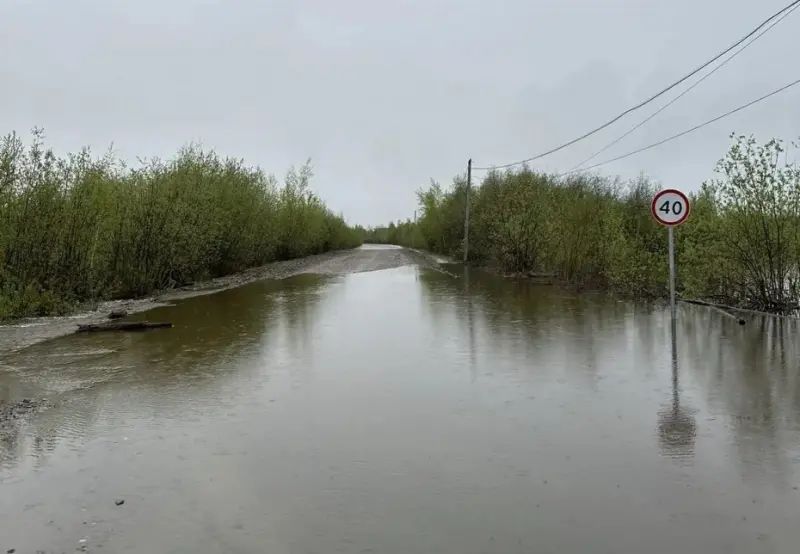 Движение ограничено на трассе «Амга» в Усть-Майском районе Якутии из-за паводка
