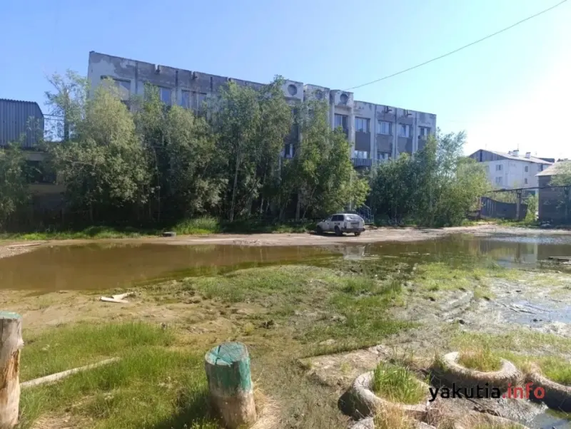 Судьбу разваливающегося маневренного дома в Якутске решит комиссия по ЧС
