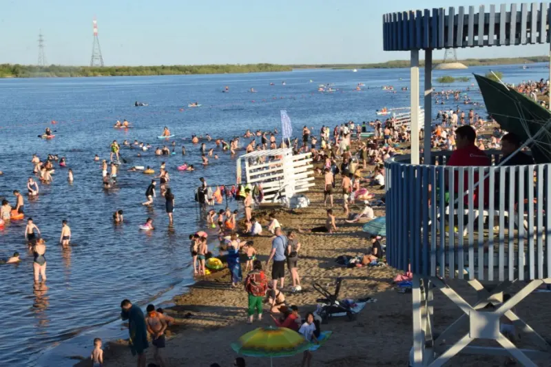 Городской пляж в Якутске: неплохо, но очень тесно