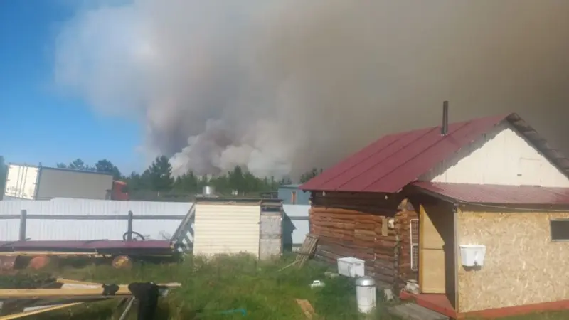 Огонь близ села Эйик: Версии нового зампреда и местных жителей рознятся
