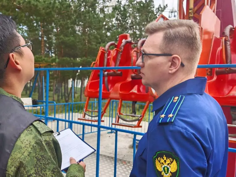 Падение девочки с аттракциона: функции усадчика на аттракционе выполнял 10-летний ребенок