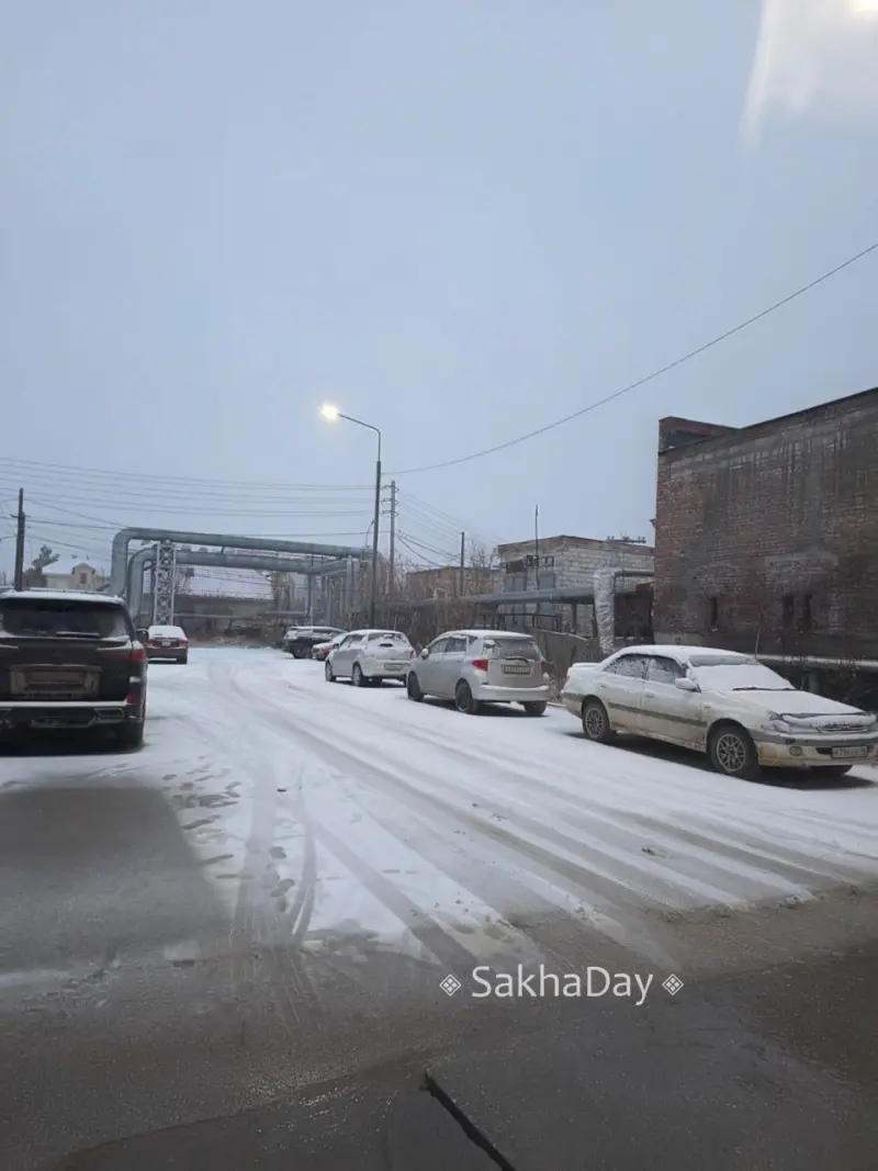 Из-за снегопада и гололеда отменены утренние автобусные рейсы из Якутска в четыре района