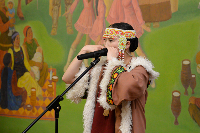 30 на якутском. День хомуса в Якутии 30 ноября. Фестиваль Якутской культуры логотип. Праздник хомуса в Якутии фото. 30 Ноября день хомуса в Якутии картинки.