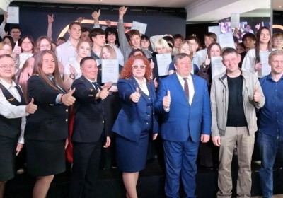 Посвящение в юные железнодорожники  и третий выпуск  профильных классов прошли в Культурном центре АО «АК «ЖДЯ»