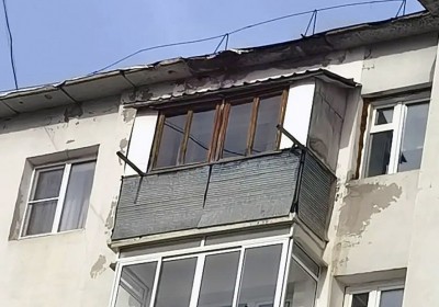 «Крыша превратилась в решето»: как жительница Якутска семь лет борется с протечками