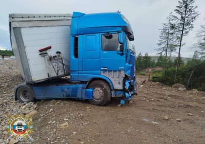 В Алданском районе в ДТП погиб водитель грузовика