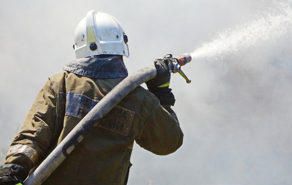 Пожар оставил без квартир жителей дома в селе Казачье