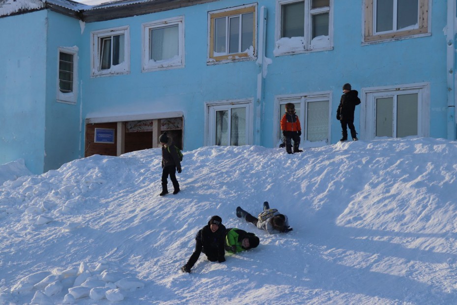 В селе Быковский Булунского улуса жители ставят вопрос о строительстве нового здания для школы